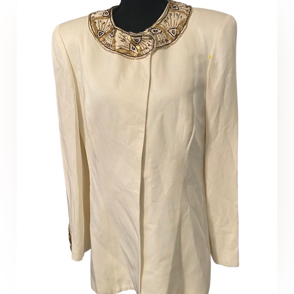 🌟🔥 BOGO Sale🔥🌟 Cream and gold beaded blazer
